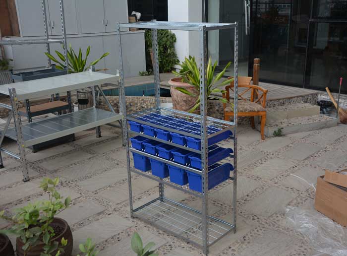 Wire mesh decking on boltless shelving