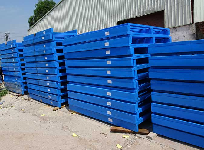 Steel pallets vs. plastic pallets: a guide to choosing for warehouse use