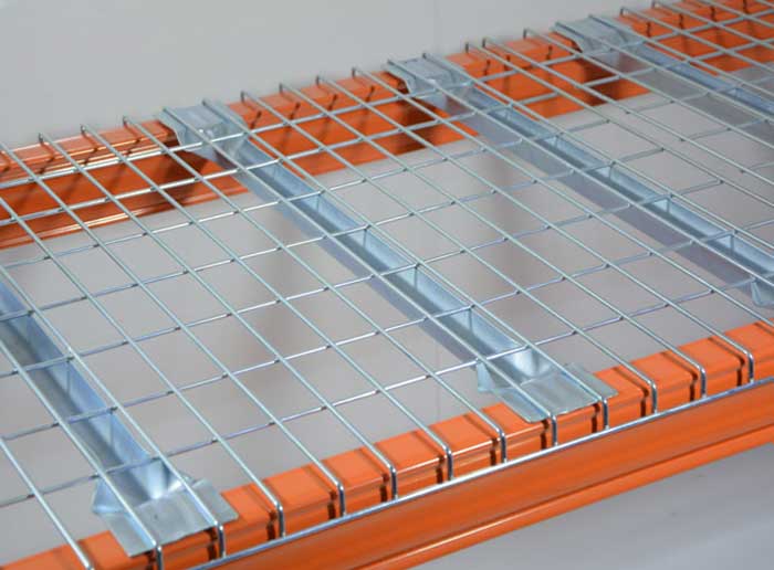 Why choose wire mesh deck for heavy duty racks？